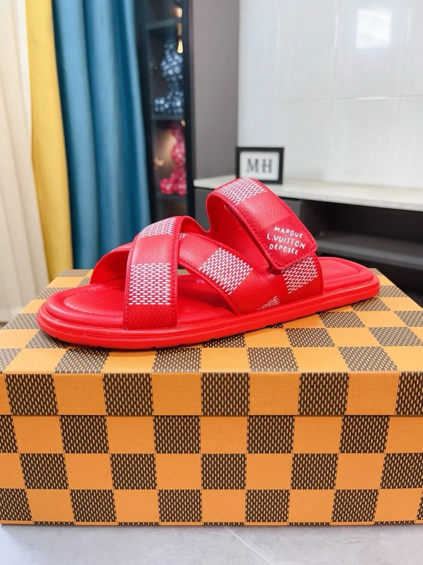 Men's shoes 💰380🌹🌹 (lv-Louis Vuitton) New men's slippers, high-end boutique, exquisite embossed logo decoration on the upper, fine workmanship, super soft soles, casual, loose and comfortable, a must-have in summer! \nsize：38-44